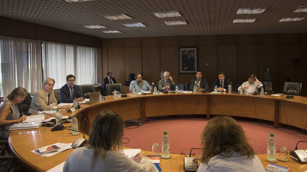 Only 4 out of 10 people agree with the reparation project for victims of the guerrilla