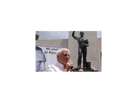 Antonio Caló durante el acto de desagravio a Vandor.