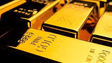 Oro sube 1%: Precios del metal precioso alcanzan máximo de dos meses tras dato de inflación en EEUU.