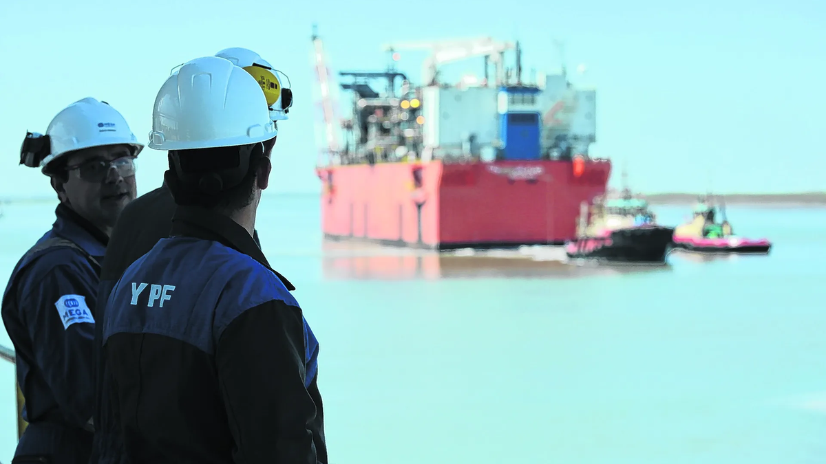 YPF created a public LNG company to enter the RIGI with its gas liquefaction project