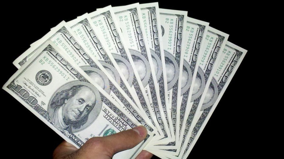 They warn that dollarizing the economy would cause a wage liquefaction shock