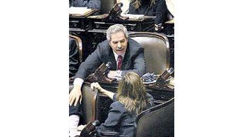 ámbito.com | Felipe Solá votó a favor de la Ley de Presupuesto del oficialismo, pero rechazó el artículo que contempla superpoderes para el jefe de Gabinete.
