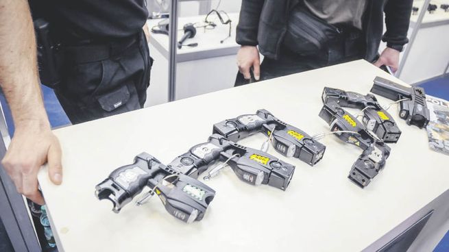 La Policía de la Ciudad estará equipada con pistolas taser.