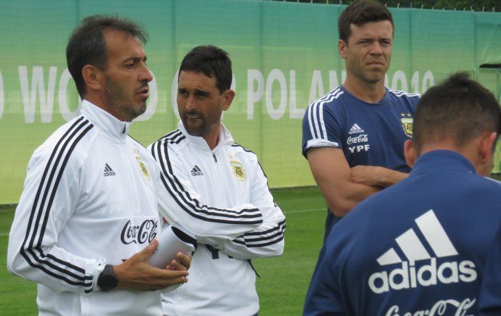 Fernando Batista no logra armar el plantel que desea para disputar los Juegos Olímpicos Tokio 2020.