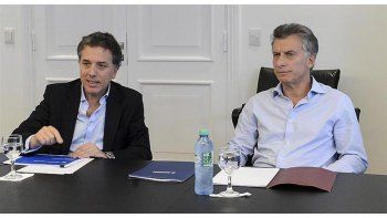 ámbito.com | 200 pÁginas. El ministro de Hacienda, Nicolás Dujovne, repasó con Mauricio Macri el contenido de la reforma impositiva. Después de las elecciones se presenta en sociedad y se envía al Congreso para debatir con la oposición.