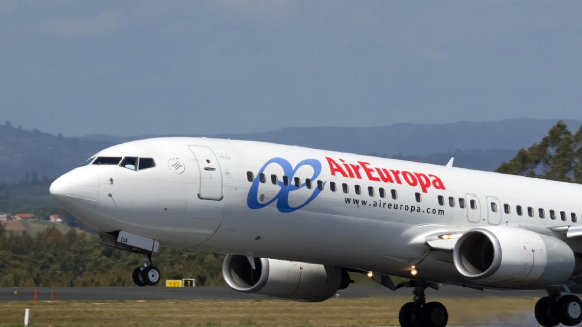 A plane going from Argentina to Spain had to make an emergency landing in Paraguay