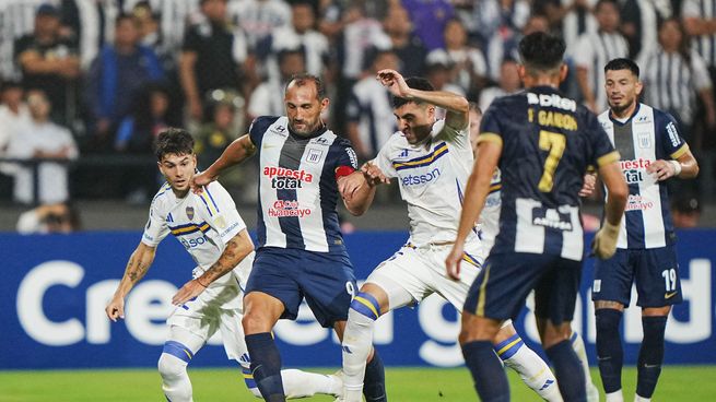 Boca no pudo en Perú, pero todavía no está eliminado de la Copa Libertadores.