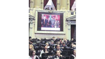 Ayer hubo Asamblea Legislativa para recibir al presidente del Perú, Ollanta Humala. Beatriz Rojkes de Alperovich, Amado Boudou y Julián Domínguez lo recibieron en el recinto.