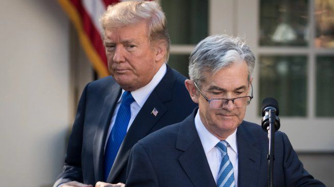 Trump adelantó que evalúa nominar a Kevin Warsh, ex gobernador de la Fed, o a Kevin Hassett, como sucesores de Powell.