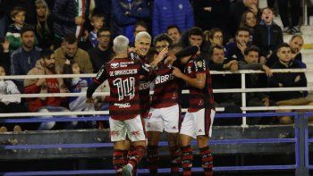 la prensa brasilena habla del baile carioca de flamengo a velez en liniers