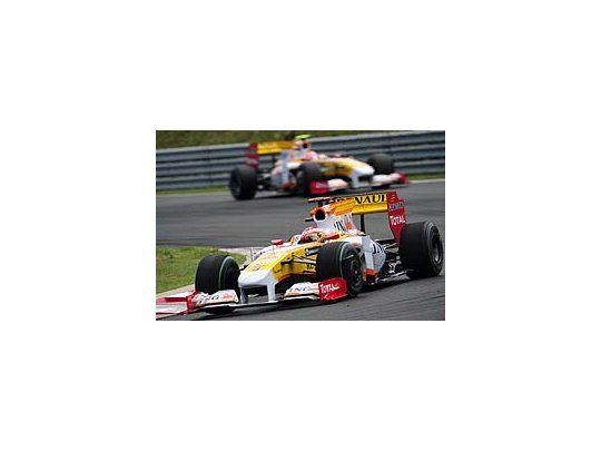 No correrás. El Renault de Alonso en pista. Una imagen que no se podrá ver en Valencia.
