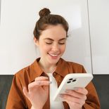 Las conversaciones grupales reúnen distintas formas de relacionarse, compartir información y mantener el contacto con otras personas.