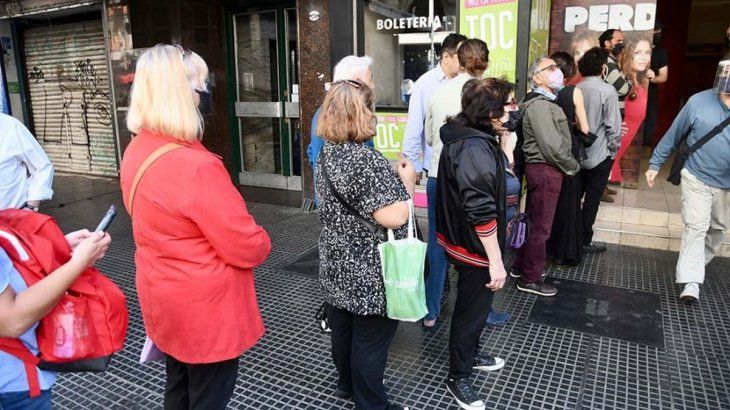 Enrique Pinti was fired at the Multiteatro on Corrientes Street