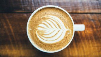 Recomiendan consumir café después de desayunar y no antes.