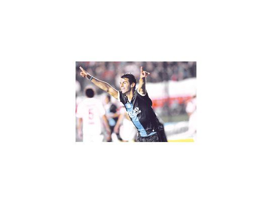 El juvenil Valentín Viola grita, eufórico, su gol bautismal en Primera que le convirtió el sábado a Arsenal, en Sarandí.