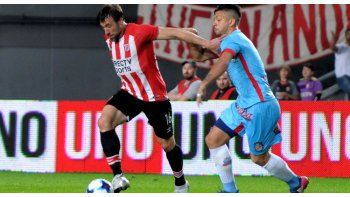 Estudiantes reaccionó a tiempo para dar vuelta la historia frente a Arsenal.