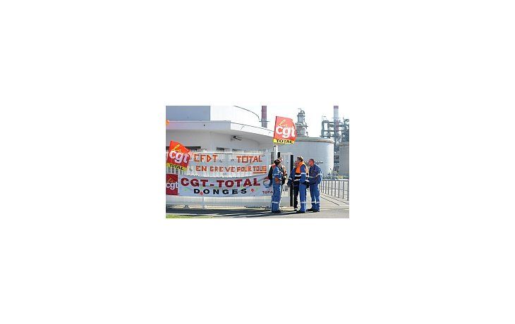 Las refinerías detuvieron su producción y puede haber desabastecimiento