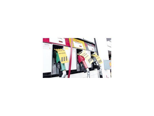 Siguen problemas para cargar naftas