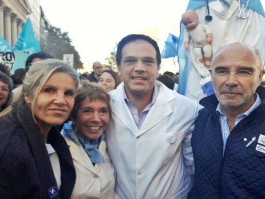 Cyntia Hotton, Rodríguez Lastra y Gómez Centurión. 