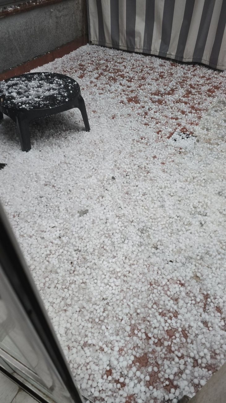 El jueves santo estuvo marcado por la caída de granizo en el AMBA. El jueves santo estuvo marcado por la caída de granizo en el AMBA.