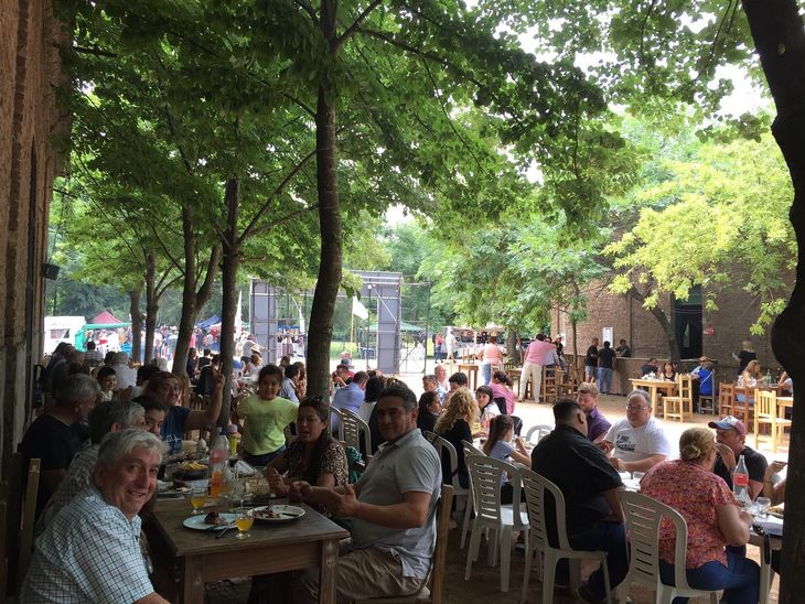 Bar Don Tomas, Gouin. Bar Don Tomas, Gouin.