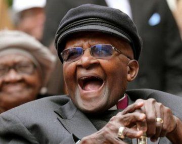 Murió Desmond Tutu, símbolo de la lucha contra el apartheid en Sudáfrica.