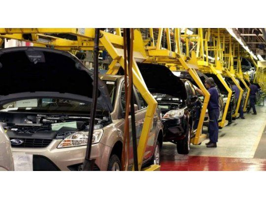 Gobierno dice que se encamina a extender acuerdo automotriz con Brasil por un año