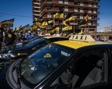 Mar del Plata: paro de taxistas y cortes parciales de la Ruta 2