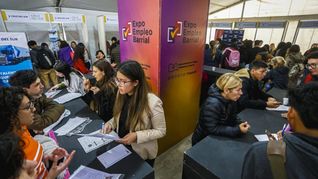 Cientos de personas dijeron presente en la nueva edición de la feria de empleo de CABA. Cientos de personas dijeron presente en la nueva edición de la feria de empleo de CABA.
