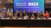 Los gobernadores se mostaron con Karina Milei, Diego Santilli y Luis Caputo en Rosario.