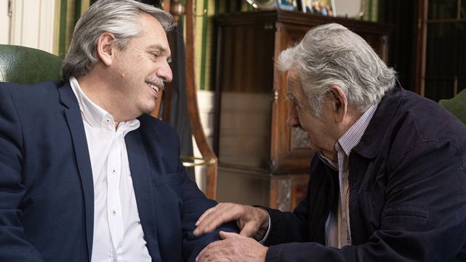 El ex presidente uruguayo José Mujica se reunión con el mandatario argentino Alberto Fernández en la Quinta de Olivos.