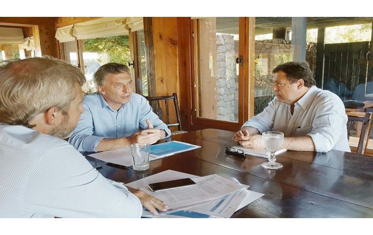 ámbito.com | Distendidos. Bajo el halo vacacional, hubo un repaso por obras en las provincias, minería y el grupo RAM.