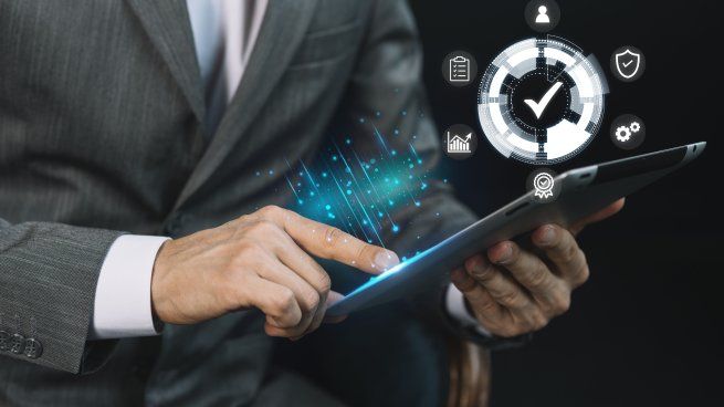 Mientras el mundo tecnológico acelera su ritmo, crea y reinventa, el mundo de los negocios va quedando rezagado. 