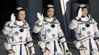 astronautas chinos regresan a la tierra y rompen el record a bordo