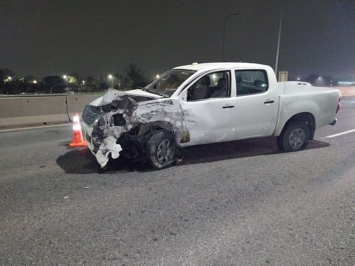 Los tres policías iban en una Toyota Hilux blanca perteneciente a la División Tráfico de Drogas Ilícitas de La Matanza. Los tres policías iban en una Toyota Hilux blanca perteneciente a la División Tráfico de Drogas Ilícitas de La Matanza.