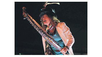 ámbito.com | Ni el paso del tiempo ni el accidente que sufrió su líder, Steve Tyler en Paraguay afectaron la performance de Aerosmith, que enloqueció a antiguos y nuevos fans en el Estadio Único de La Plata.