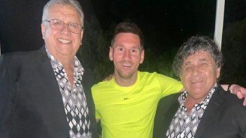 messi bailo al ritmo de los palmeras durante sus vacaciones en rosario
