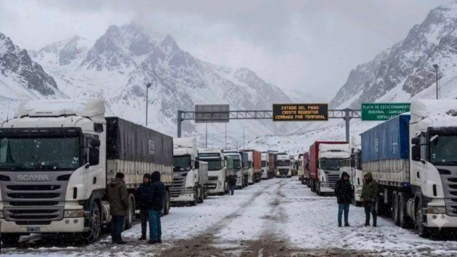Continúa el operativo en Mendoza para destrabar el paso internacional&nbsp;