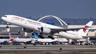 La línea aérea China Eastern sumará más oferta de asientos internacionales al mercado argentino a partir de este jueves 4 de diciembre. La línea aérea China Eastern sumará más oferta de asientos internacionales al mercado argentino a partir de este jueves 4 de diciembre.
