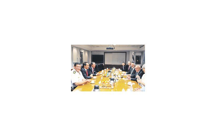 El gobernador Scioli y funcionarios bonaerenses mantuvieron un encuentro ayer con el ministro israelí del área de Seguridad, Yitzhak Aharonotovich.