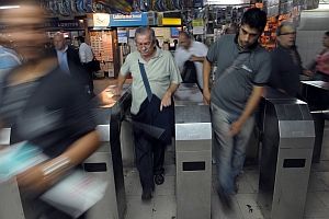 La medida permitirá viajar sin abonar el pasaje. La medida permitirá viajar sin abonar el pasaje.