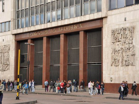 El Ministerio de Hacienda proyecta que la economía colombiana se expandirá un 4,3% en 2022, inferior a lo proyectado por el Banco Central.