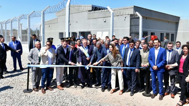 El gobernador de Tucumán, Osvaldo Jaldo, durante la inauguración del complejo penitenciario.&nbsp;