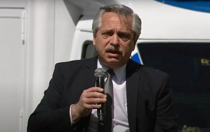 Alberto Fernández, desde el Hospital Churruca.