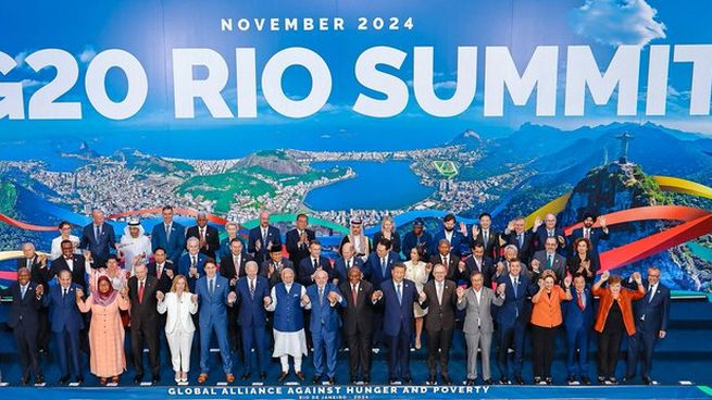 Javier Milei, ausente en la foto final del G20.