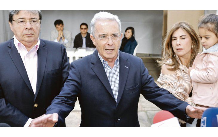 ámbito.com | Padrino. Álvaro Uribe ha sido el gran respaldo de Iván Duque en su camino a la Presidencia de Colombia. Este ahora deberá demostrar que no es un mero delegado sino un jefe de Estado con plenos poderes.