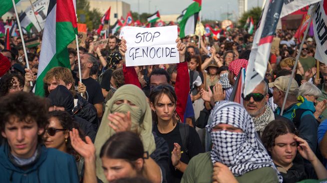 Italianos se manifiestan en reclamo de medidas contra Israel por lo sucedido en Gaza.