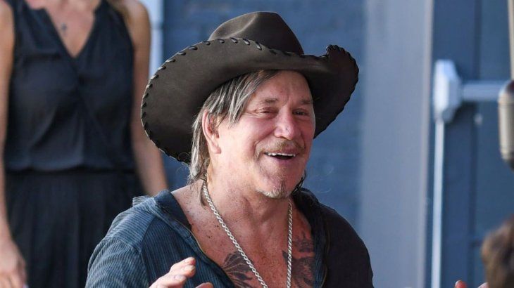 Sin hogar ni trabajo, así de complejo es el presente de Mickey Rourke. Sin hogar ni trabajo, así de complejo es el presente de Mickey Rourke.