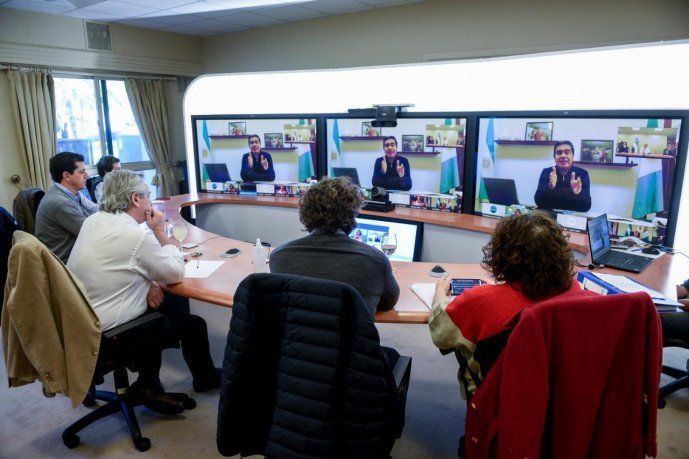 Antes del anuncio, Alberto realizó una videoconferencia con gobernadores.