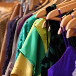 Los colores de la ropa pueden influir en la percepción que los demás tienen de una persona. Los colores de la ropa pueden influir en la percepción que los demás tienen de una persona.